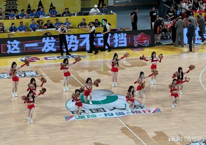 CBA：广厦距离总决赛一步之遥，胡金秋17分8板+贺希宁空砍18分