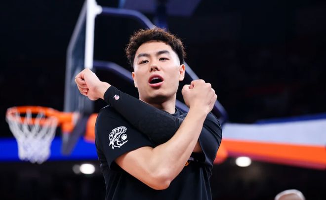 CBA最准的三分射手也不准了！被北京队防到6中0，难进国家队咯