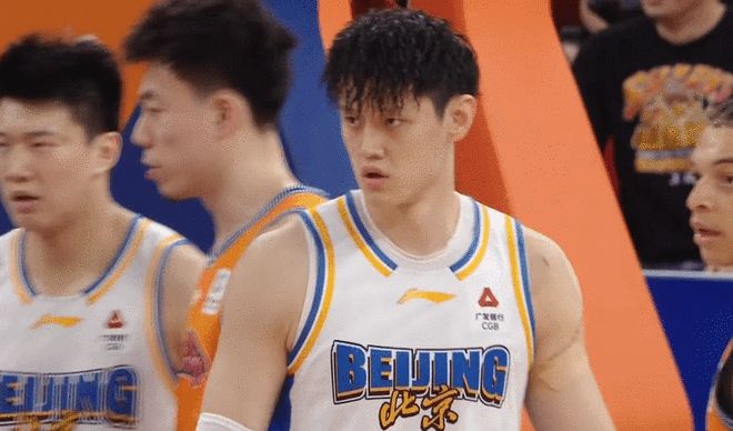 北京客胜上海1-1扳平 陈盈骏26分古德温空砍32+5+5