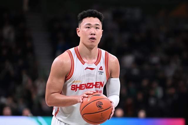 完全被压制！广厦半场领先10分，黑马已被打回原形，郑永刚也无解