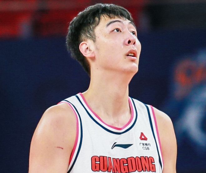 前广东新星张明池直播辟谣：离队非因杜锋指导骂 只是家庭原因