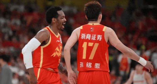随着广厦2-0深圳，王博和教练组或做出3个决定，新关键球先生确定