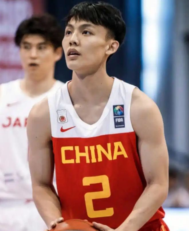广东3消息！徐杰新决定，杜锋连轴转参加活动，外教已离队返欧
