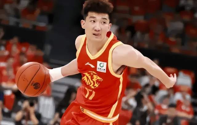 孙铭徽透露最新伤情，双脚肿胀不乐观，黑马掀翻卫冕冠军机会来了