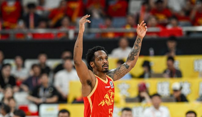 两战轰76分11助！中国男篮生死战真需要他 归化难真是钱的问题吗