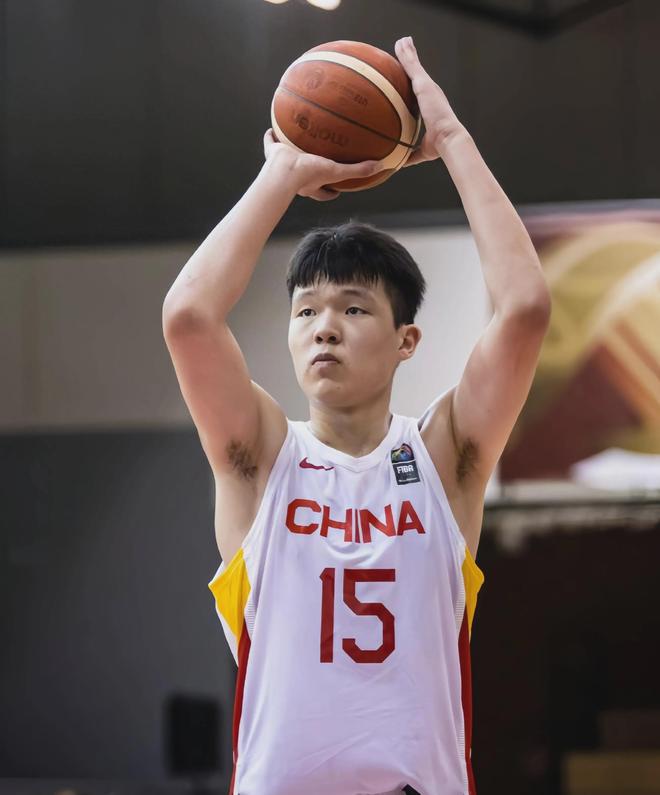 中国男篮最新消息！杨瀚森表态出战世预赛，今夏将战澳大利亚荷兰