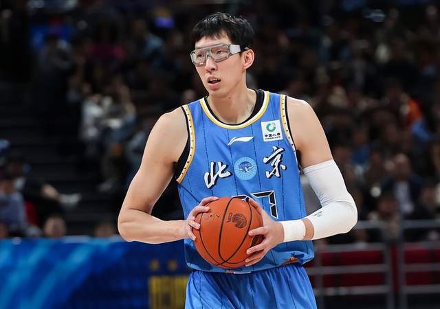 三巨头发威，上海客场 15 分碾压北京！周琦赵睿集体迷失