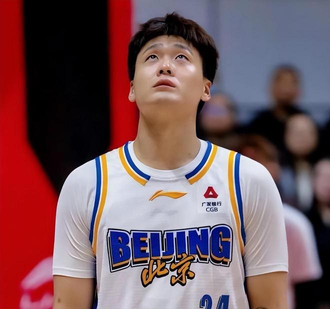 今年季后赛，CBA这4位王牌球员，把身价打没了