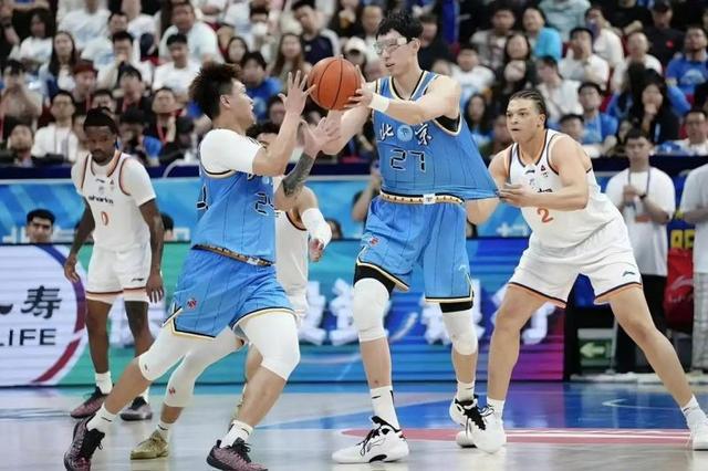 CBA半决赛｜北汽男篮主场大比分落败，被逼到悬崖边上