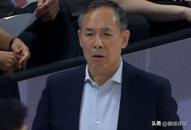 北京单节被轰39-11净负28分引热议！社媒彻底沸腾 球迷评论一边倒