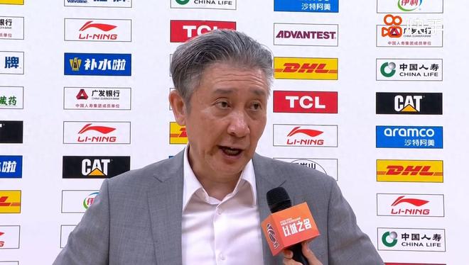 掀翻广厦！广东体育局领导现场赞扬深圳将士，十个字让杜锋尴尬