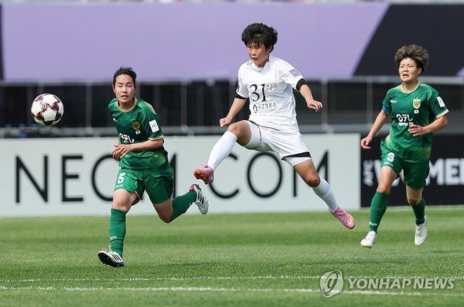 朝鲜“我的故乡”女足1:0战胜日本队,夺得女足亚冠冠军