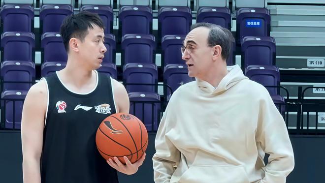 东边不亮西边亮！虽然辽篮无缘八强，但辽足换帅后5比0狂胜浙江队