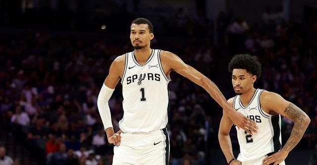 文班亚马：队里的每个人都在憧憬季后赛 但我们还是要专注于当下