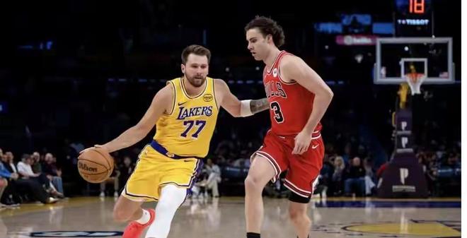 NBA洛杉矶湖人队主场以142-130 击败芝加哥公牛