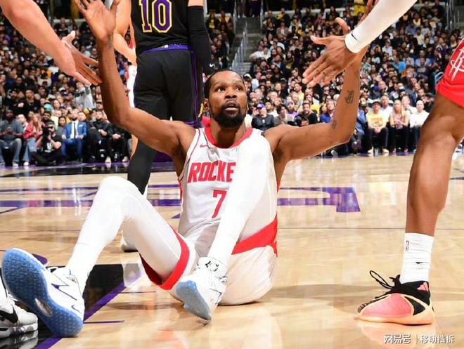 天平开始倾斜？最新伤病报告：杜兰特添新伤，里夫斯G3有望复出