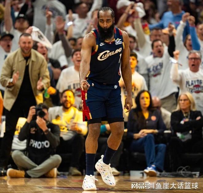 骑士两点进步明显，米切尔摊牌！哈登两点该夸，湖人旧将不该重用
