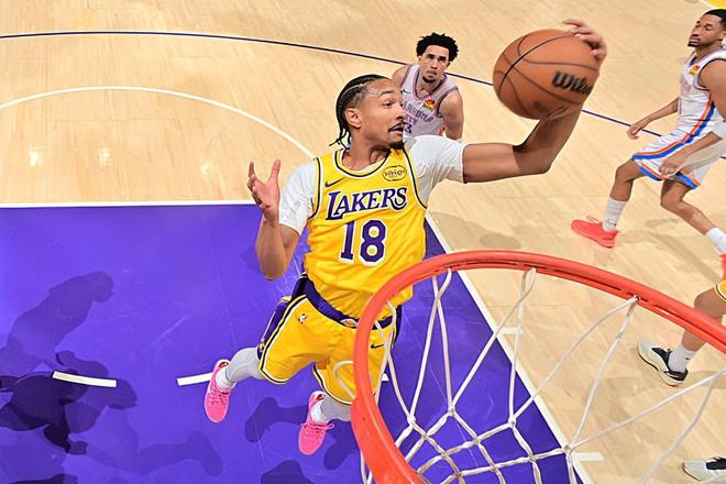 唯一正负值不是负数的球员！湖人后场新星的表现突然有所好转？