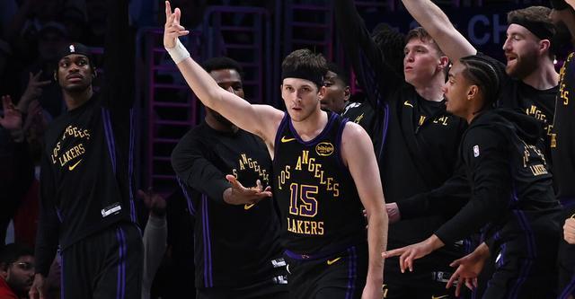 湖人近7战6胜！里夫斯：我们开始承担责任 不再只是双手一摊