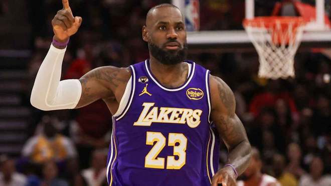 湖人传闻：勒布朗·詹姆斯对洛杉矶的“执念”或将影响他的未来