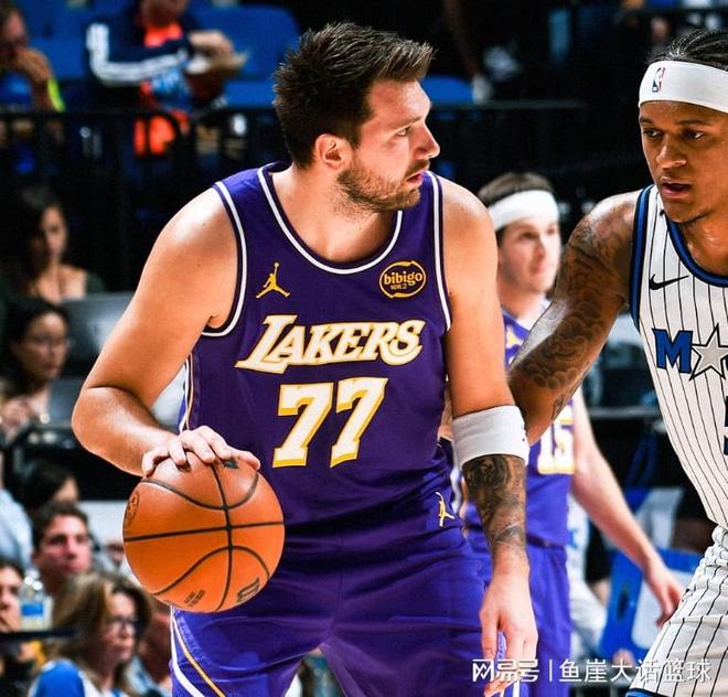湖人险胜！东契奇33+8将被禁赛，老詹12+6立大功，肯纳德三分绝杀