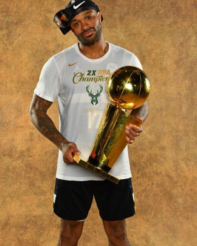 告别NBA生涯！41岁塔克正式宣布退役：曾随雄鹿夺得总冠军