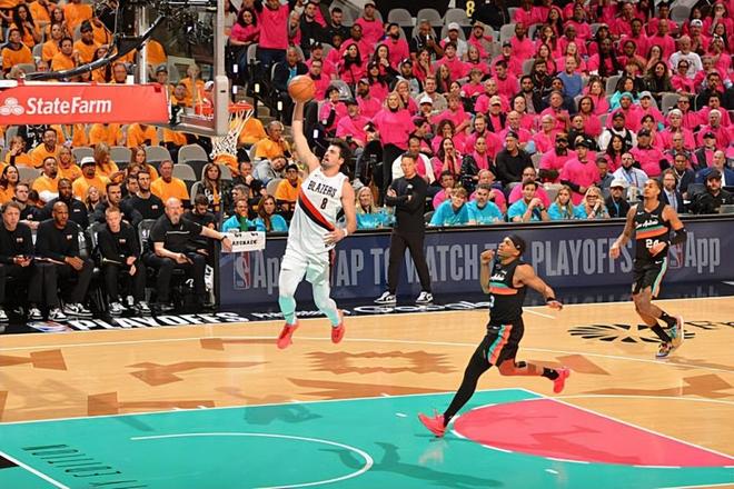 面对马刺依然拿下了30分，可惜开拓者锋线大将真是有些独木难支？