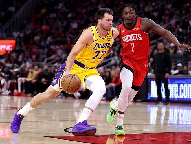 东契奇砍40分9板10助准三双，解锁1600三分里程碑历史最年轻