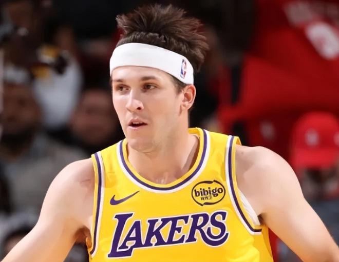 湖人4将成瑕疵！里弗斯防守遭点名，八村垒无篮板，2替补效率拉胯