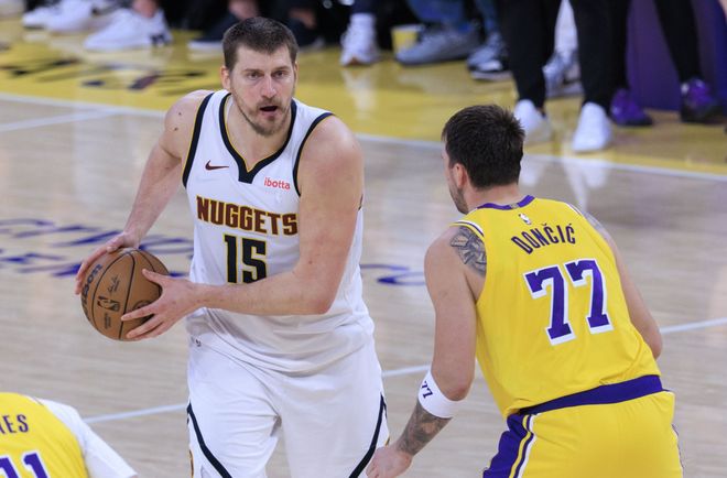 场均38分9板8助，攻防一体刷新纪录！你比亚历山大更值得拿MVP