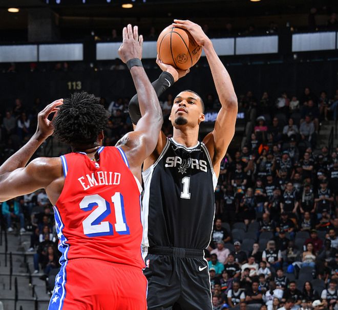 西部排名又变了：掘金创NBA奇迹，快船收大礼，5队排名互换