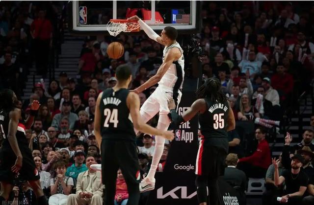 文班复出马刺客场大逆转开拓者 下场回主场即可晋级？