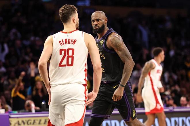 湖人怎么把申京打成了提款机