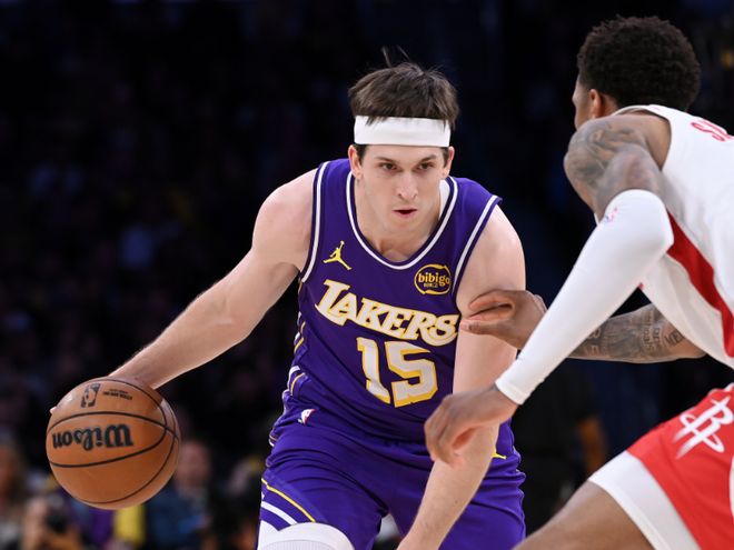 里夫斯复出16中4状态糟糕：狂造13罚12中无用 决战隐身无缘救主