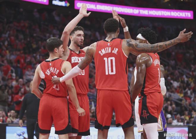 火箭精简轮换，用人方式大调整，双核配6射手，效果立竿见影