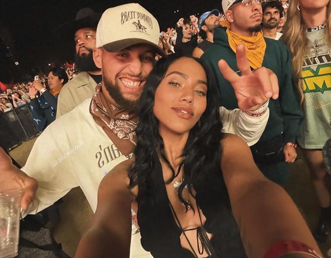 放假了！库里带娇妻看音乐节，无缘季后赛，明年6258万年薪没压力