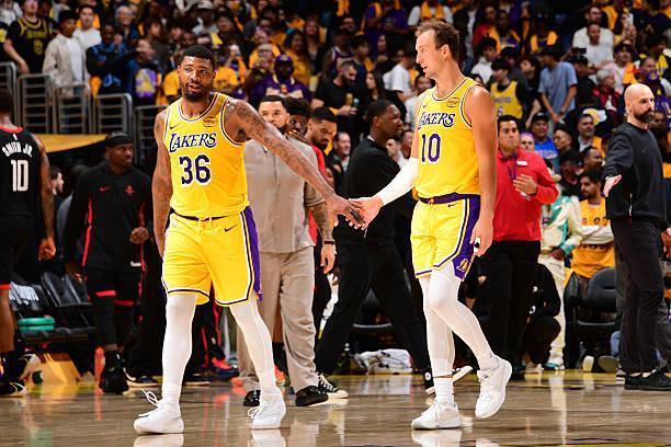 无谓失误太多了一些！湖人后场大闸必须要在进攻端更谨慎一点？