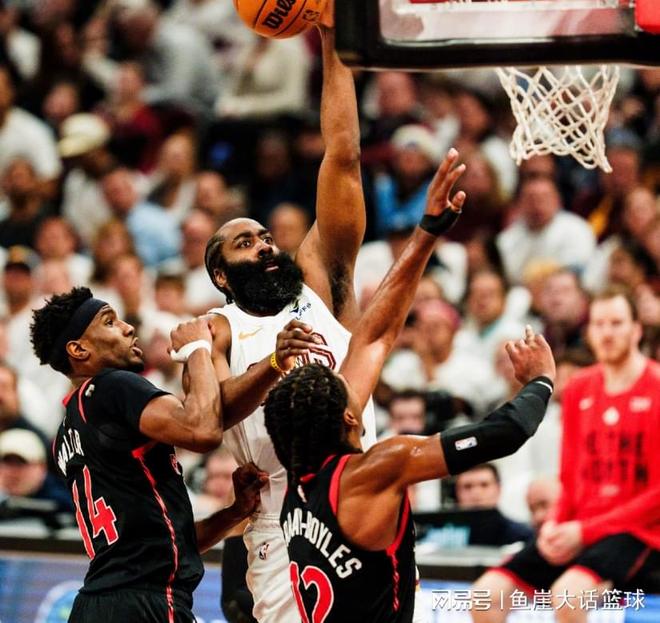 骑士存两问题，哈登难改老毛病！米切尔问题明显，施罗德两人立功
