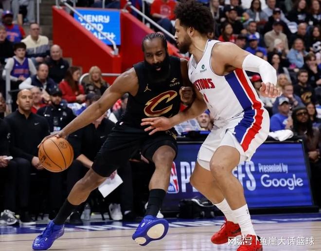 骑士两败因出炉，米切尔无力回天！哈登犯两大错误，阿特金森该批
