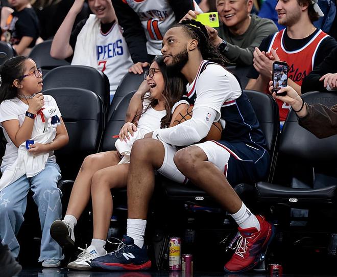 加盟后的状态相当不错，快船后场新援很好地扮演了核心的角色？