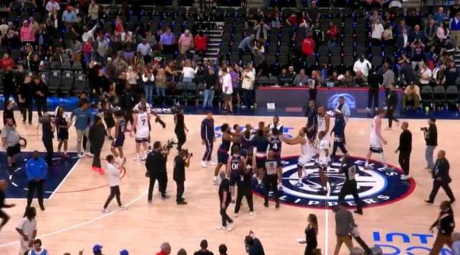 有点暖心！快船赛后爆发冲突，竟然因为这个....