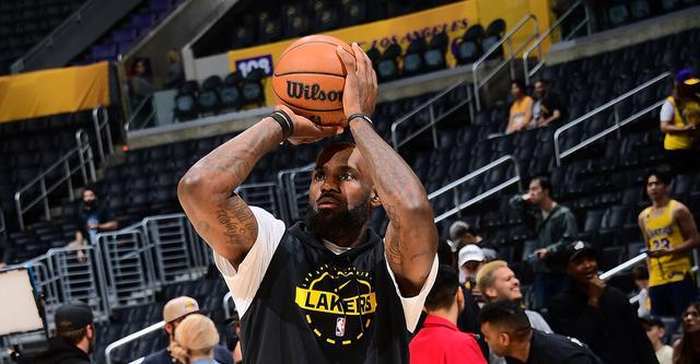 詹姆斯谈首轮主场优势：球迷会很开心 但更关键的还是场上表现