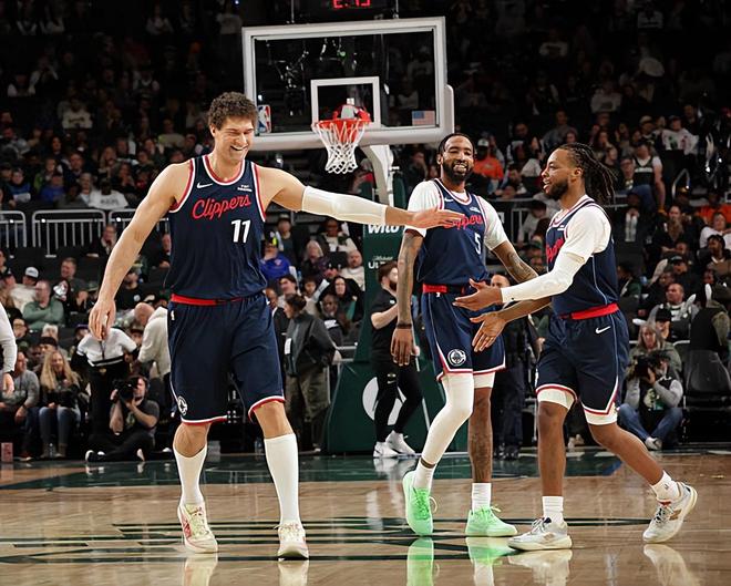 加盟快船后状态出色！后场新援到了附加赛能否保持这样的水准呢？