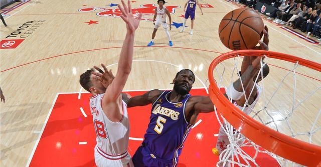 艾顿：已经110%接受球队定位 希望你们能看到我的努力