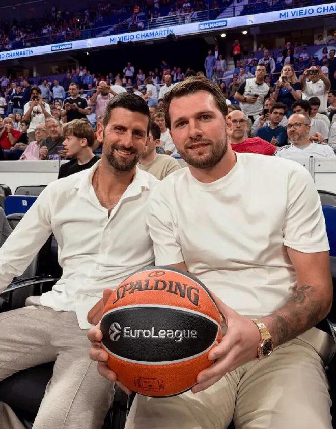 东契奇首轮报销，里夫斯提前复出！湖人季后赛程绝了！保送1胜！