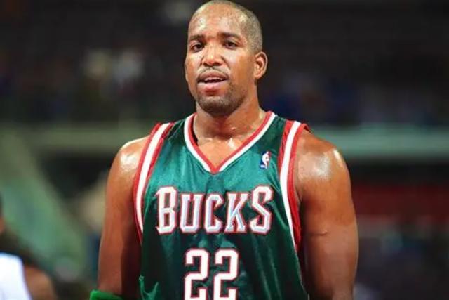 里德：我最喜欢在雄鹿的菜鸟赛季 他是三剑客和字母哥时代的桥梁