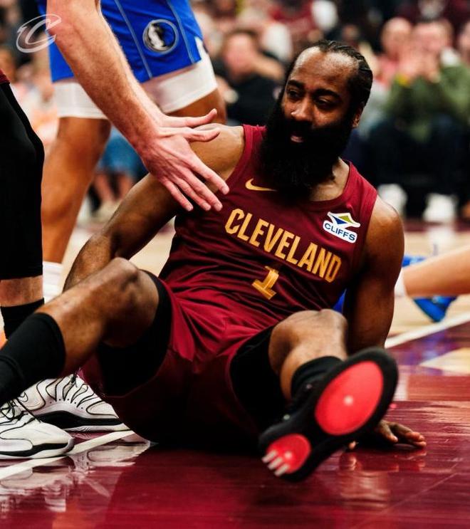 米神里程碑之战哈登梦游6失误，弗拉格27+6+10，独行侠复仇骑士