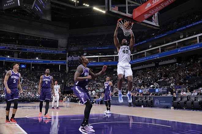 面对弱旅国王的表现不错！马刺锋线老将还是具备一定竞争力的？