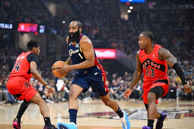 哈登28+5断创历史第1神迹还创4大纪录，骑士2比0领先！米切尔30+7