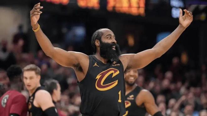 看哭了！！不要骄傲！！不要身段！！哈登为了夺冠怎么都行！！